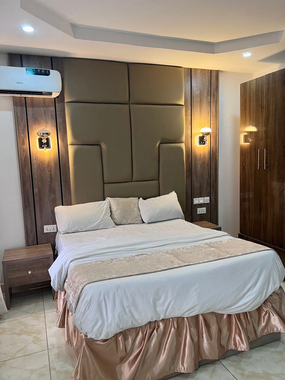 4-bedroom luxury apartment. Yard.