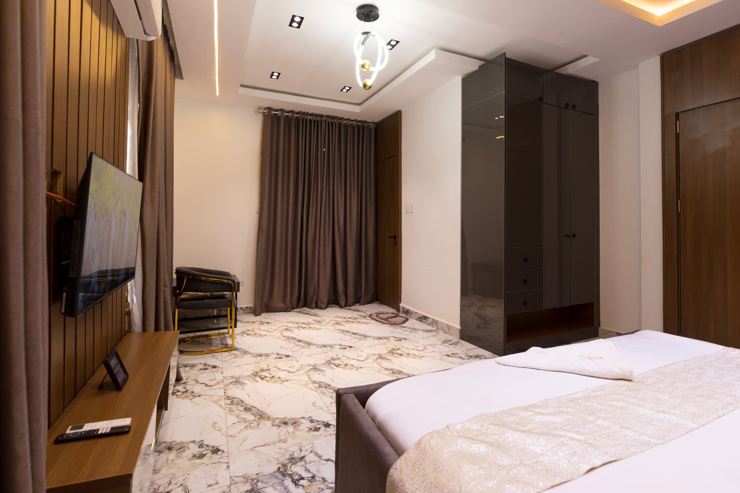 1-bedroom apartments. Yokolo