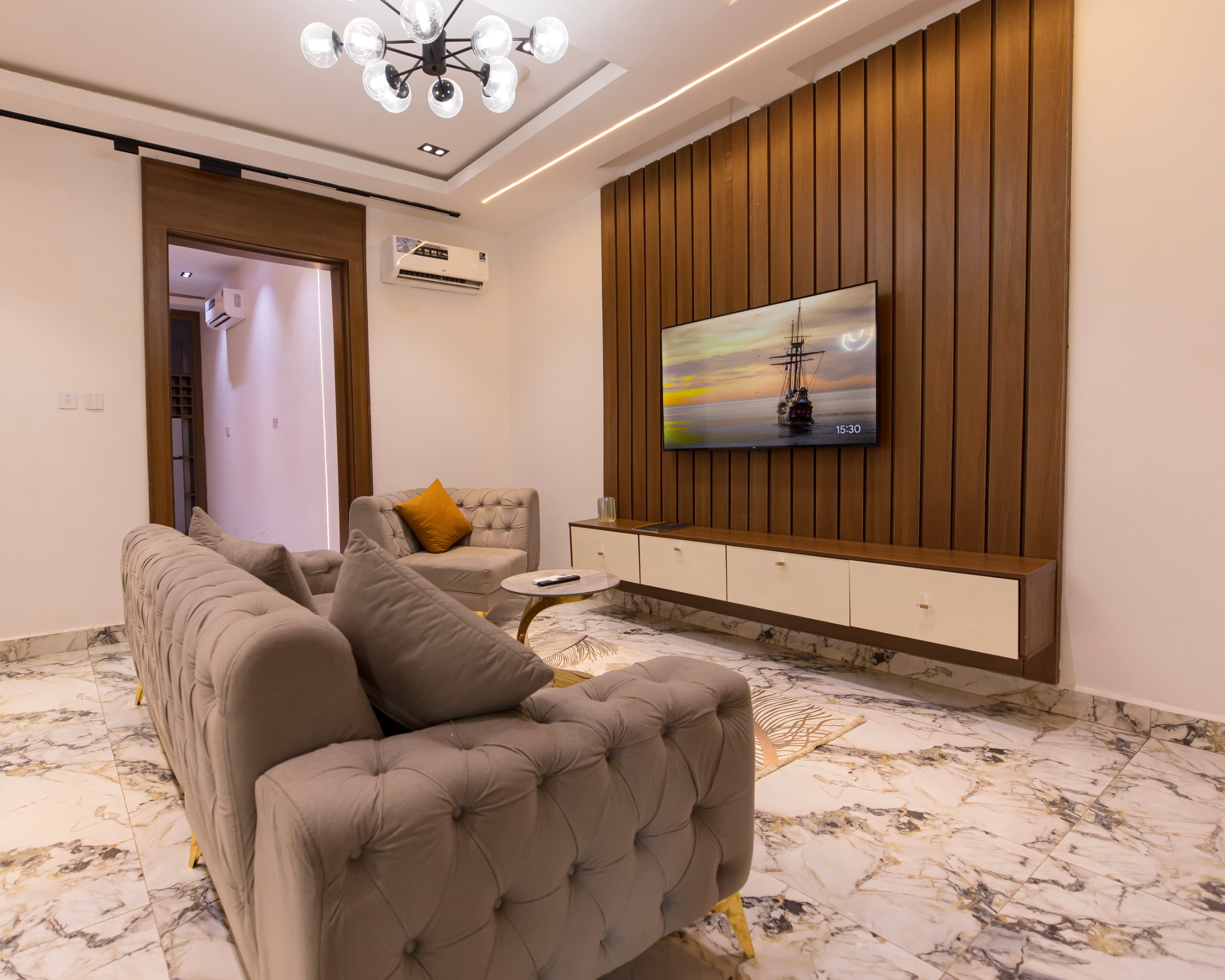 1-bedroom apartments. Yokolo