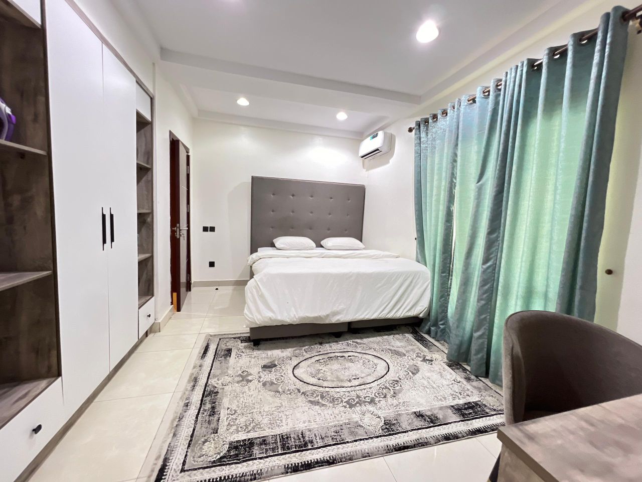 Spacious luxury 2-bedroom apartment – Nomsify