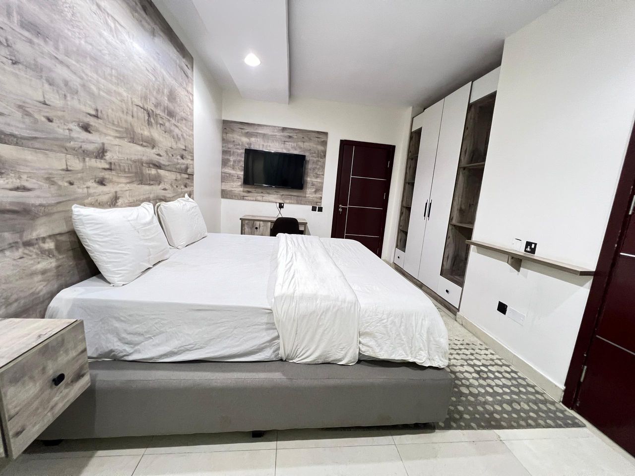 Spacious luxury 2-bedroom apartment – Nomsify