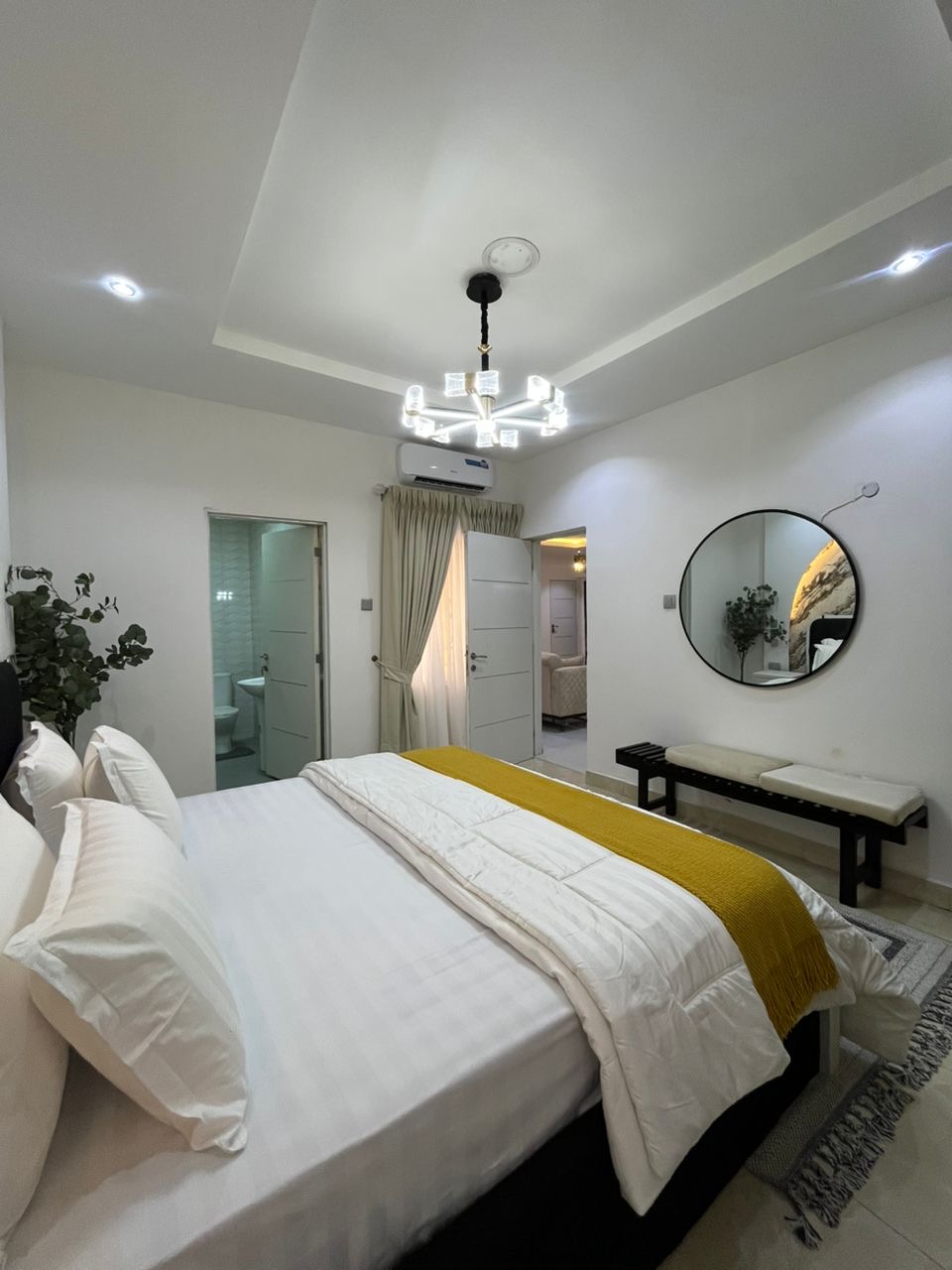 1 BEDROOM shortlet APARTMENT